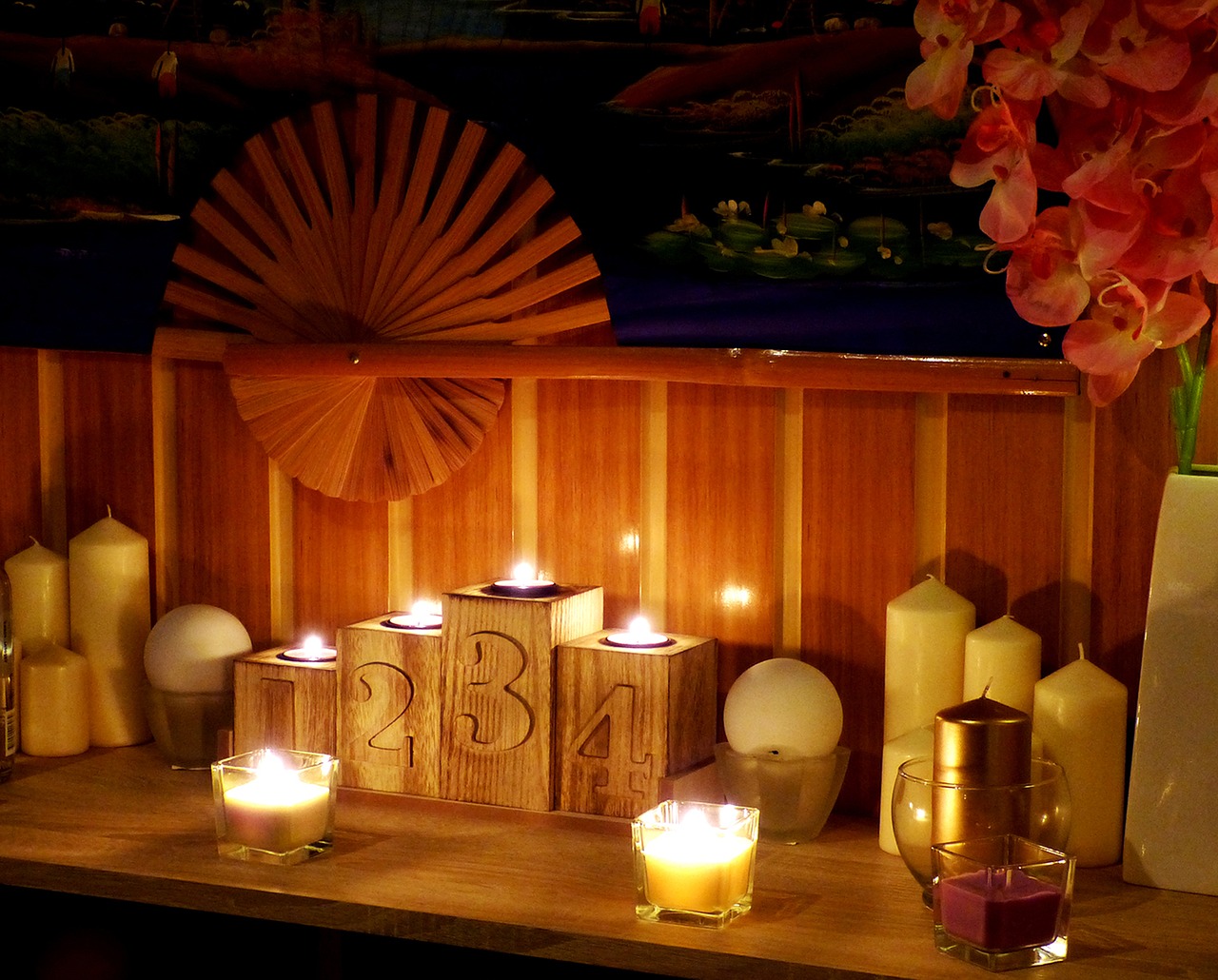 thai massage room back wall with candles and mood lighting