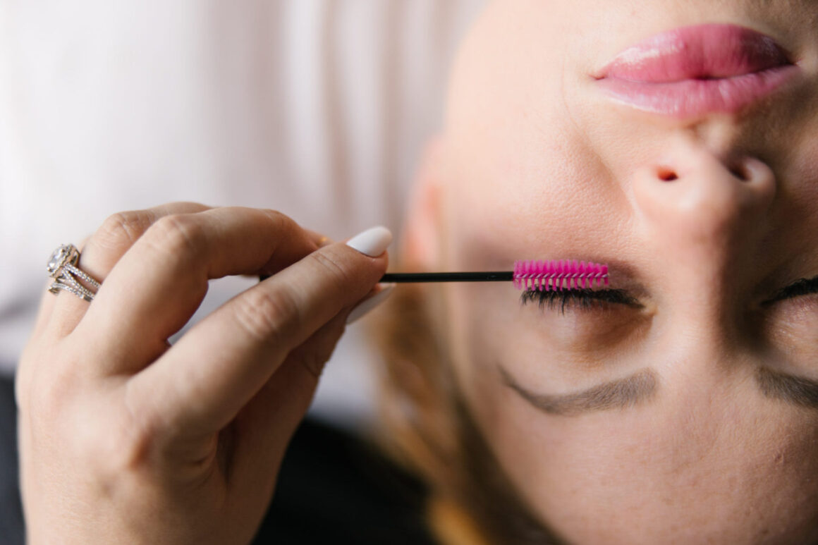 Woman getting her eyelashes filled