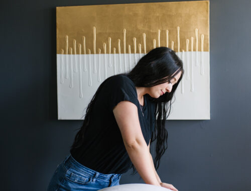 Massage Therapist giving a massage to a client at Urban Oasis Nashville Spa